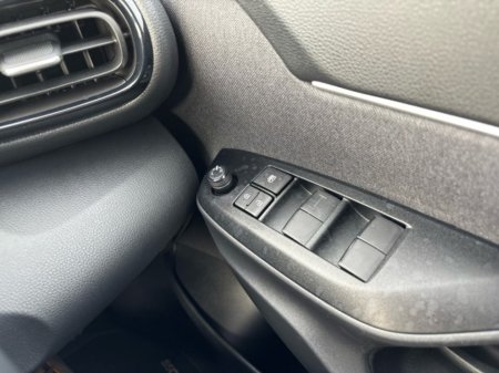 2024 Toyota Yaris Cross - thumbnail 14