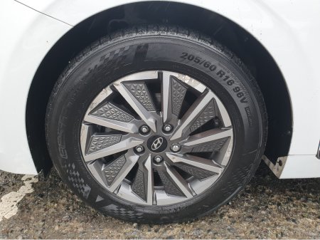 2022 Hyundai Ioniq PREMIUM AUTOMATIC FULLY ELECTRIC NCT 02/28 FINANCE AVAILABLE @ €55 PER WEEK HEATED SEATS/ SAT NAV/ TOUCH SCREEN MEDIA/ BLUETOOTH/ USB/ REVERSE CAMERA/ HISTORY CHECKED €13,950 thumbnail