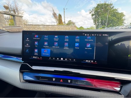 2025 BMW M5 - thumbnail 24