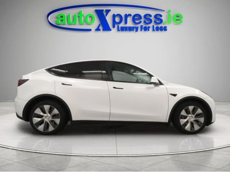 2022 Tesla Model Y LONG RANGE AWD, Dual motor, Panoramic sunroof, Reversing 360 Camera €31,995