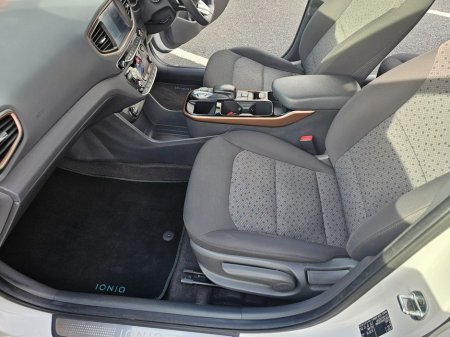 2018 Hyundai Ioniq FULL E V, 200 KM RANGE, FULL DEALER HISTORY, NEW NCT, FINANCE, WARRANTY, 5 STAR REVIEWS €9,995 thumbnail