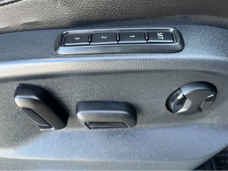 2018 Volkswagen Tiguan R-LINE 4 MOTION AUTOMATIC 2.0 DIESEL //HIGH SPEC//FULL LEATHER HEATED FRONT AND REAR SEATS//360 PARKING CAMERAS//ADAPTIVE CRUISE CONTROL// €27,950 thumbnail