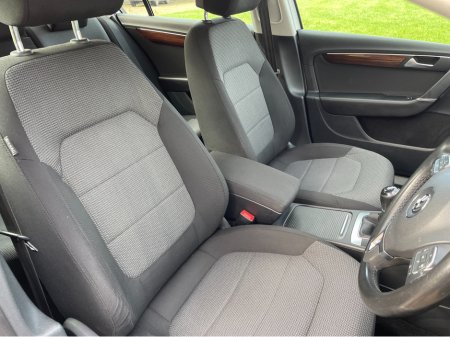 2014 Volkswagen Passat 1.6 TDI COMFORTLINE BMT SALOON €6,950 thumbnail