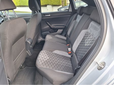 2022 Volkswagen Taigo R-LINE 1.0 TSI 110HP *Top Spec/Heated Seats/Automatic/Reverse Camera* thumbnail