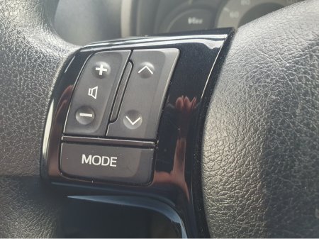 2018 Toyota Yaris - thumbnail 13