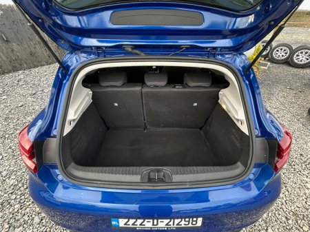 2022 Renault Clio - thumbnail 17