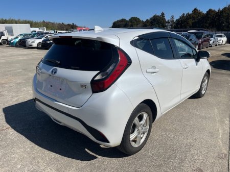 2023 Toyota Aqua - thumbnail 5