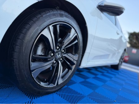 2017 Honda Civic - thumbnail 10