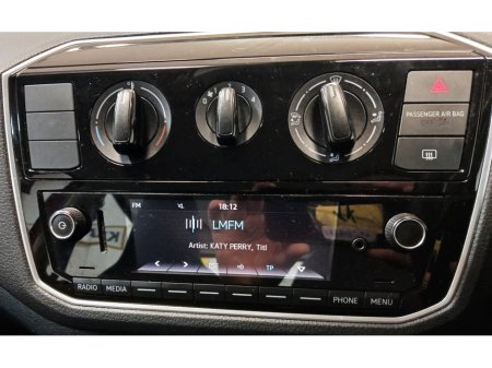 2017 Volkswagen up! - thumbnail 8