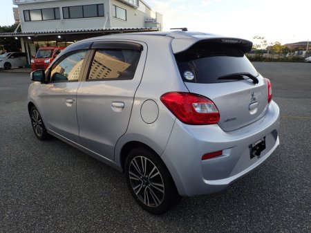2017 Mitsubishi Mirage - thumbnail 3