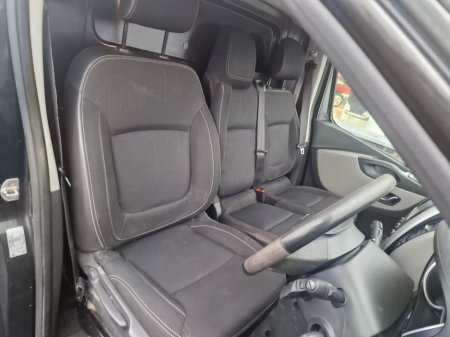 2018 Nissan NV300 - thumbnail 14