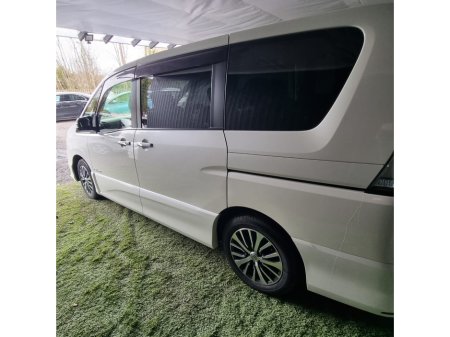 2014 Nissan Serena - thumbnail 6