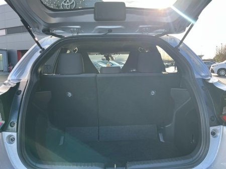 2021 Toyota Yaris YARIS 1.5 HYBRID €18,950 thumbnail