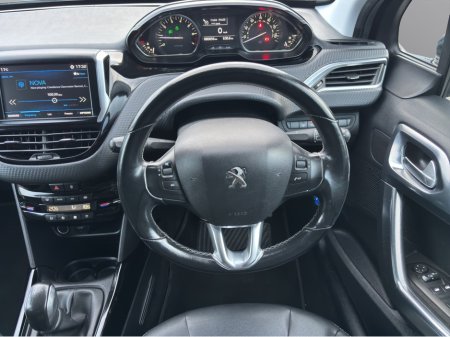 2017 Peugeot 2008 - thumbnail 13