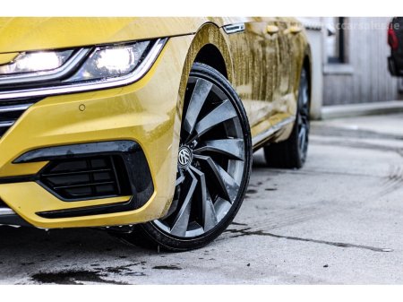 2018 Volkswagen Arteon - view 2
