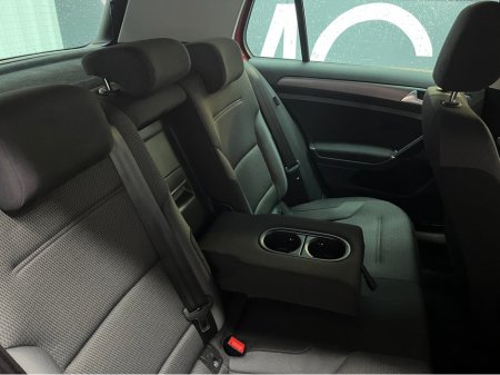 2018 Volkswagen Golf €17950! 2018 VOLKSWAGEN GOLF TSI CONFORT LINE 1.2 AUTOMATIC / CRUISE CONTROL / REVERSE CAMERA / PADDLE SHIFTERS / APPLE CARPLAY  AND MORE €17,950 thumbnail