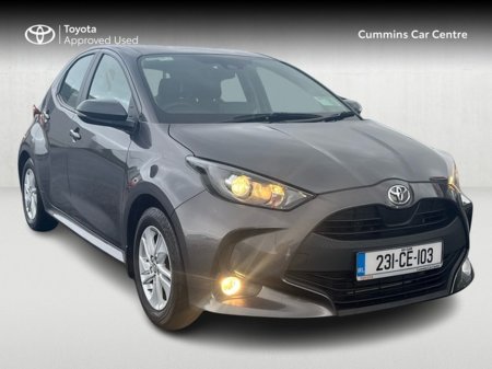 2023 Toyota Yaris 1.0 LUNA 4DR