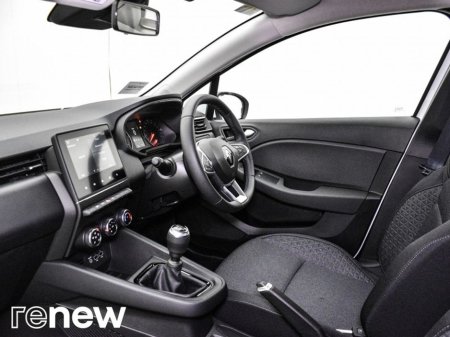 2020 Renault Clio Dynamique TCe 100 MY19 €13,900 thumbnail