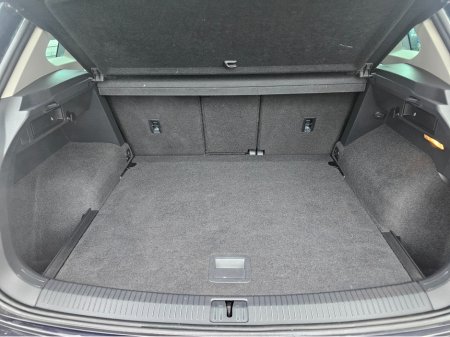 2019 Volkswagen Tiguan R-LINE 2.0 TDI MANUAL 6SPEED FWD 150HP 5DR €27,950 thumbnail