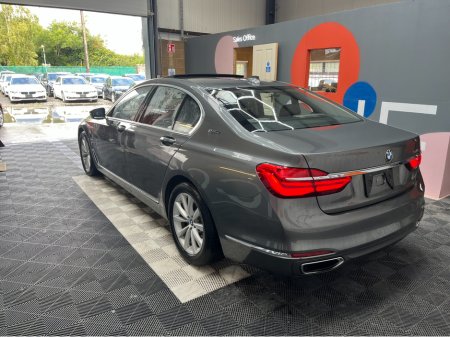 2016 BMW 7 Series €24950! 2016 740e PLUG-IN HYRBID  / 64k KMs / COOLED & HEATED SEATS , REVERSE CAMERA , ADAPTIVE CRUISE & MORE €24,950