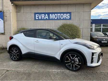 2023 Toyota C-HR GR AUTOMATIC HYBRID 1.8 PETROL //HALF LEATHER HEATED SEATS//REVERSE CAMERA//KEYLESS ENTRY// €31,950