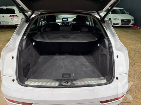 2017 Audi Q3 1.4 TFSI - AUTOMATIC - ALLOY WHEELS - ELECTRIC TAILGATE - MULTI FUNCTION STEERING WHEEL - CRUISE CONTROL - REVERSE CAMERA €18,950 thumbnail