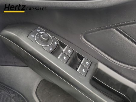 2023 Ford Focus - thumbnail 18