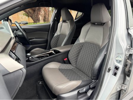 2023 Toyota C-HR HYBRID. .. #12 MONTH WARRANTY INCLUDED# .. FINANCE AVAILABLE €22,750 thumbnail