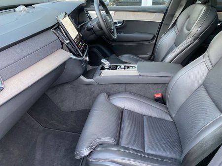 2025 Volvo XC90 - thumbnail 15