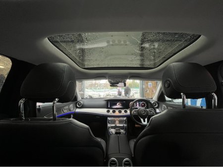 2019 Mercedes-Benz E Class 2019 MERCEDES-BENZ E220D ADVANTGARDE 2.0 AUTOMATIC / CRUISE CONTROL / 360° PARKING CAMERA / ELECTRIC MEMORY & HEATED SEATS / PANORAMIC SUNROOF / PADDLE SHIFTERS / APPLE CARPLAY / AMBIENT LIGHTS thumbnail