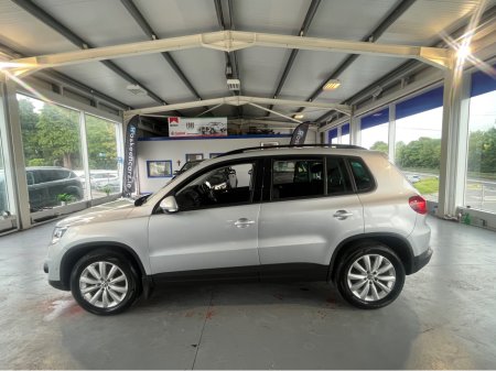 2015 Volkswagen Tiguan LL 2.0 TDI MANUAL 6SPEED FWD 110HP 5DR €11,950 thumbnail