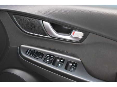 2022 Hyundai Kona 1.6 HYBRID Executive Two Tone Roof Auto €25,500 thumbnail