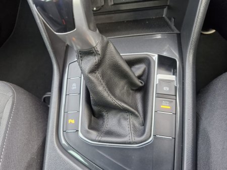 2023 Volkswagen Tiguan - thumbnail 16