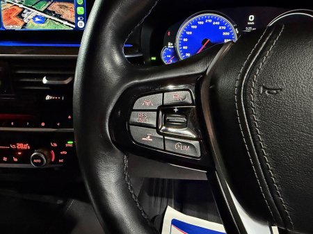 2017 BMW 5 Series - thumbnail 37