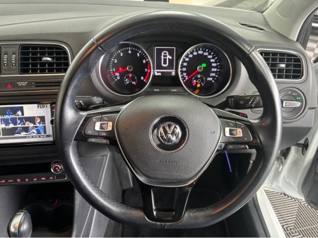 2015 Volkswagen Polo - thumbnail 8