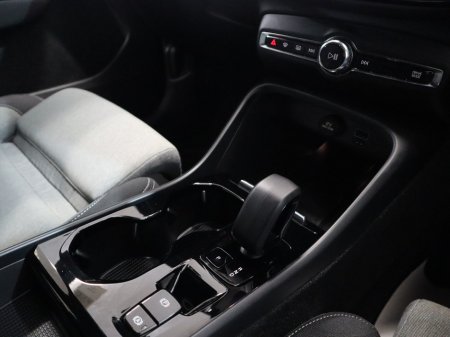 2023 Volvo XC40 - thumbnail 24