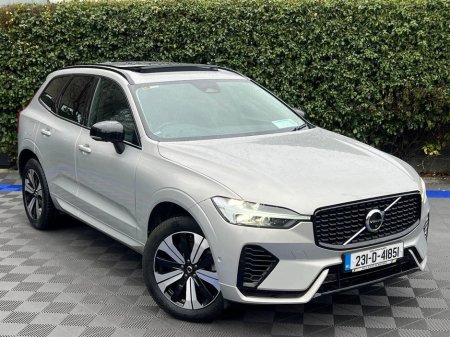 2023 Volvo XC60 T6 PLUS DARK AWD 2.0 HYBRID // OPENING PAN ROOF // HEATED LEATHER SEATS // APPLE CARPLAY/ANDROID AUTO €39,900