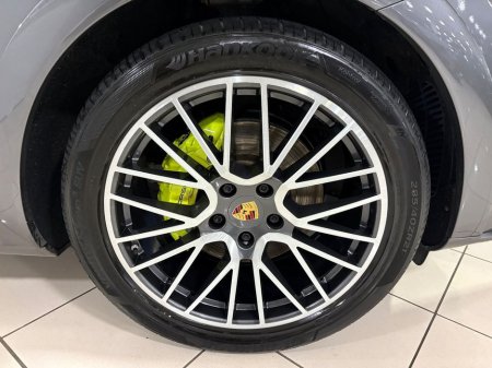 2020 Porsche Cayenne 3.0 V6 E-HYBRID=HUGE SPEC//PAN ROOF//201 D REG=TAILORED FINANCE PACKAGES INCL PCP AVAILABLE=TRADE IN'S WELCOME €59,995 thumbnail