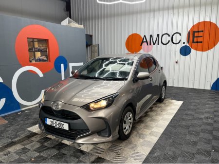 2021 Toyota Yaris - view 4