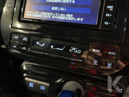 2021 Toyota Prius HYBRID 1.8L AUTOMATIC - REVERSE CAMERA - CRUISE CONTROL - FACTORY ALLOY WHEELS - PARKING SENSORS €20,950 thumbnail