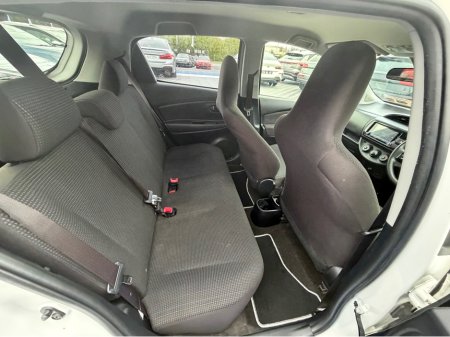 2019 Toyota Vitz - thumbnail 25