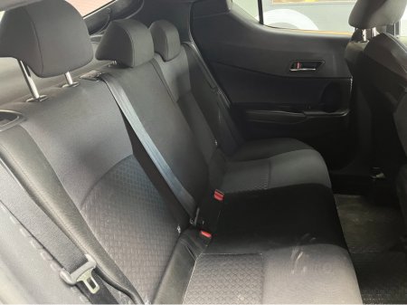 2020 Toyota C-HR - thumbnail 12