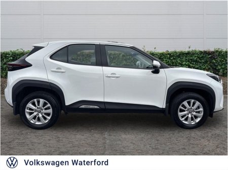 2023 Toyota Yaris Cross - thumbnail 4