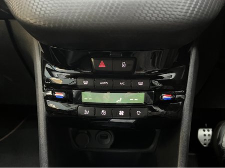 2018 Peugeot 2008 - thumbnail 20