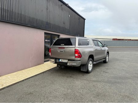 2018 Toyota Hilux - thumbnail 13