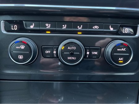 2020 Volkswagen E-Golf 136BHP 5DR AUTO E-GOLF , €16,450 thumbnail