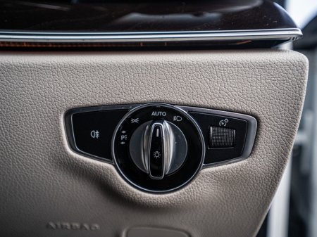 2016 Mercedes-Benz E Class - thumbnail 22