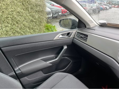 2020 Volkswagen Polo COMFORTLINE AUTOMATIC 1.0 PETROL //LOW MILES//REVERSE CAMERA//ADAPTIVE CRUISE CONTROL//WIRELESS PHONE CHARGING// €17,950 thumbnail