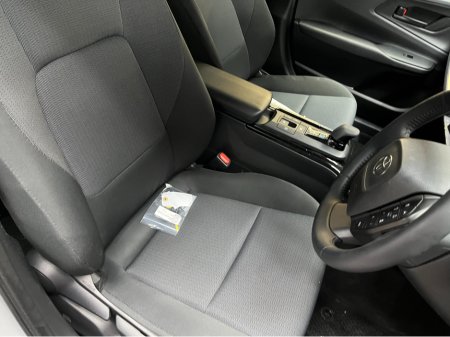 2025 Toyota Prius - thumbnail 10