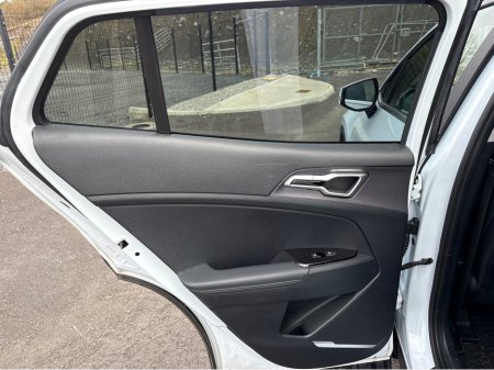 2023 Kia Sportage - thumbnail 16